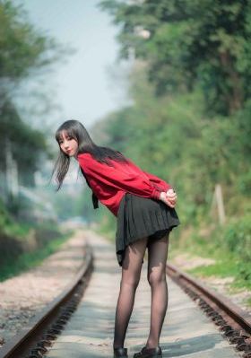 美女脱内衣18以下看免费_720韩国电影在线观看